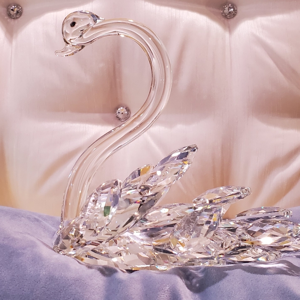 Home Clear Swan Elegance